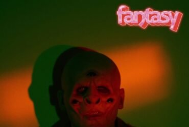 M83 sort Fantasy