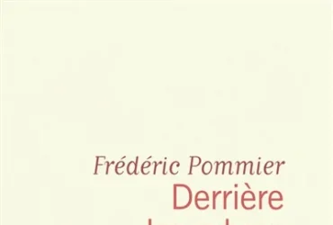 Derrière les arbres